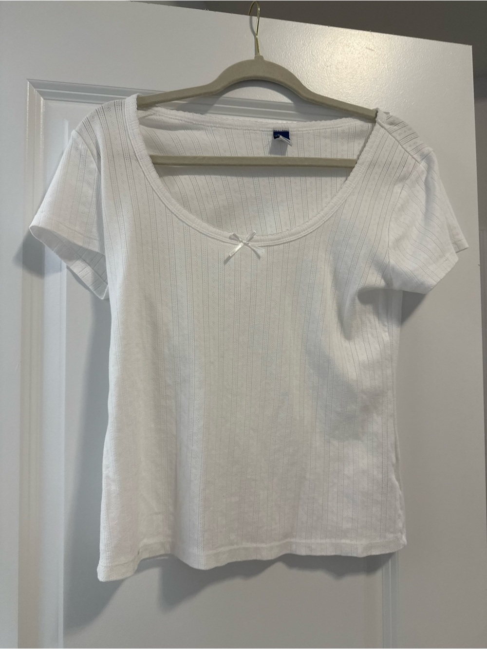Classic Ribbed Scoop Neck Women’s Top - White
